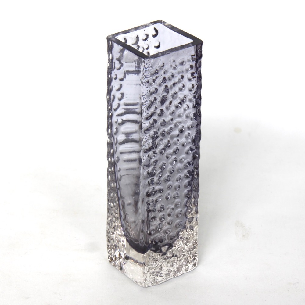 whitefriars-lilac-textured-nail-head-vase-9808
